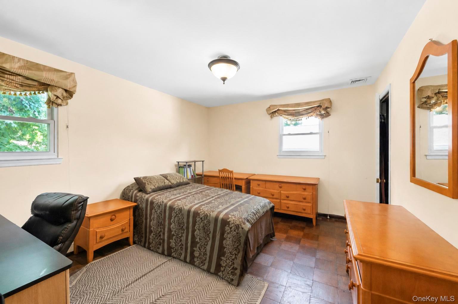 5 Cathy Lane – For Sale photo 22