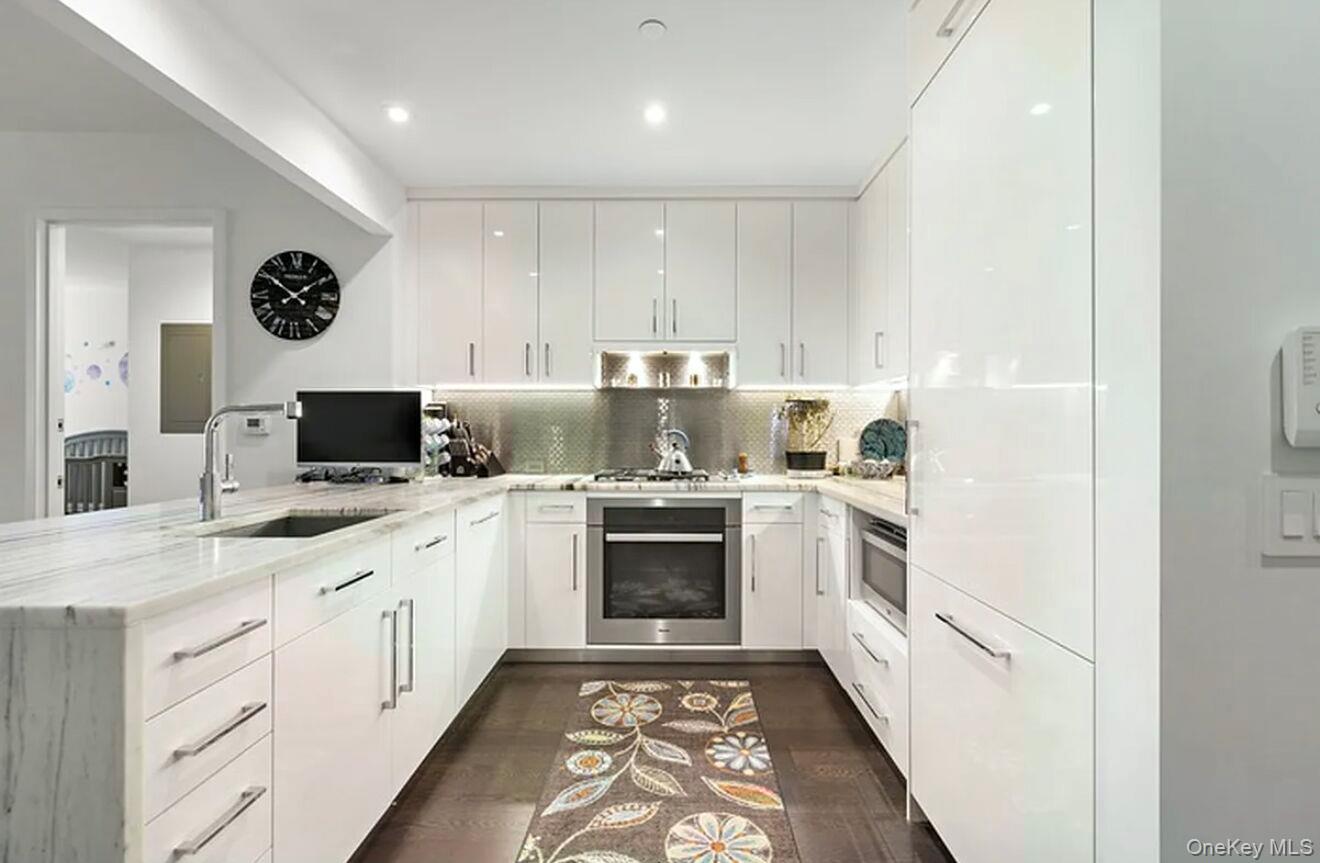50 Riverside Boulevard, Unit 15M photo 5