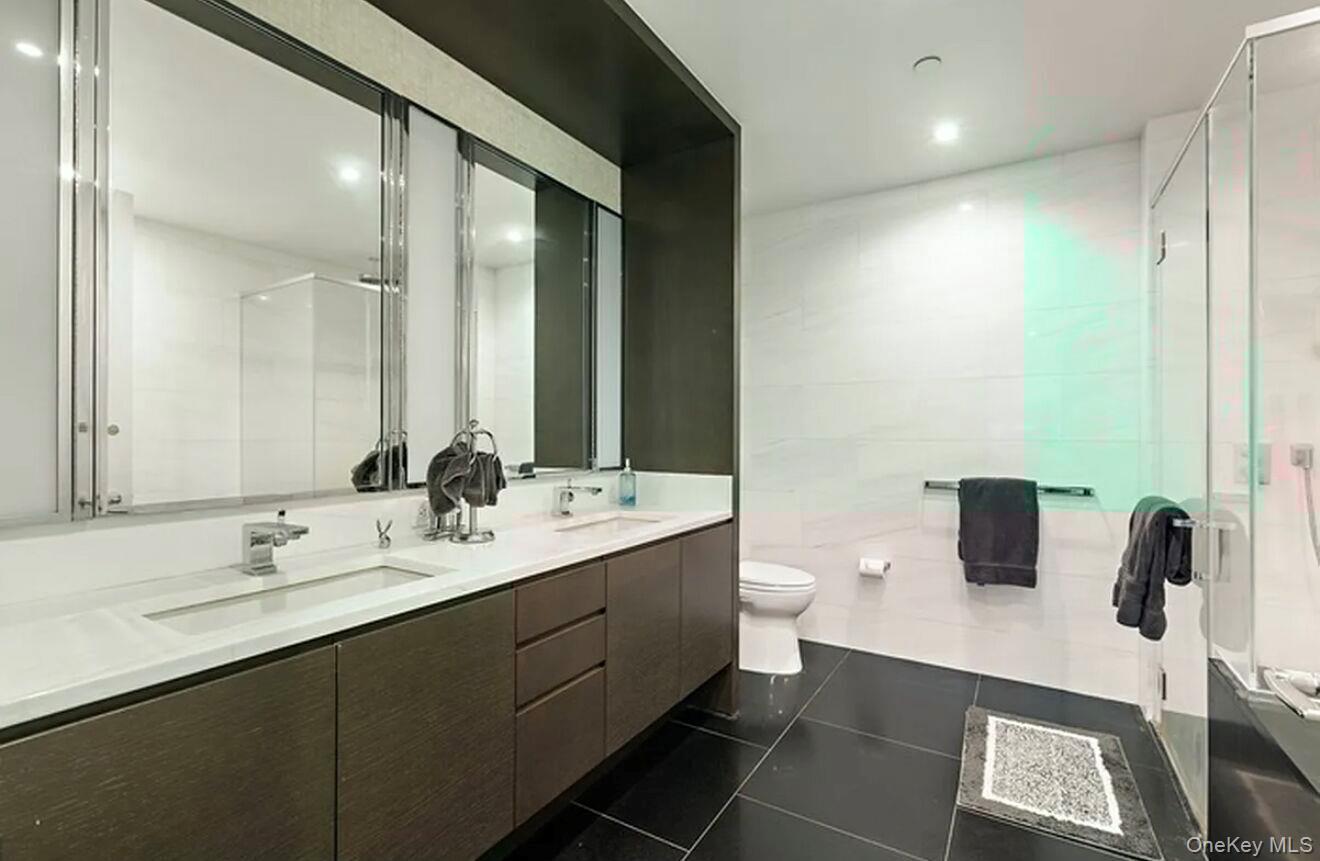 50 Riverside Boulevard, Unit 15M photo 10