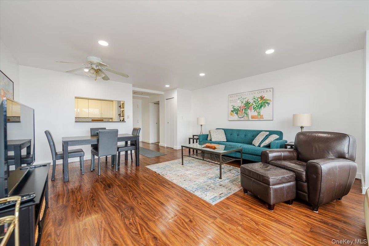 235 W Park Avenue, Unit 205 photo 5