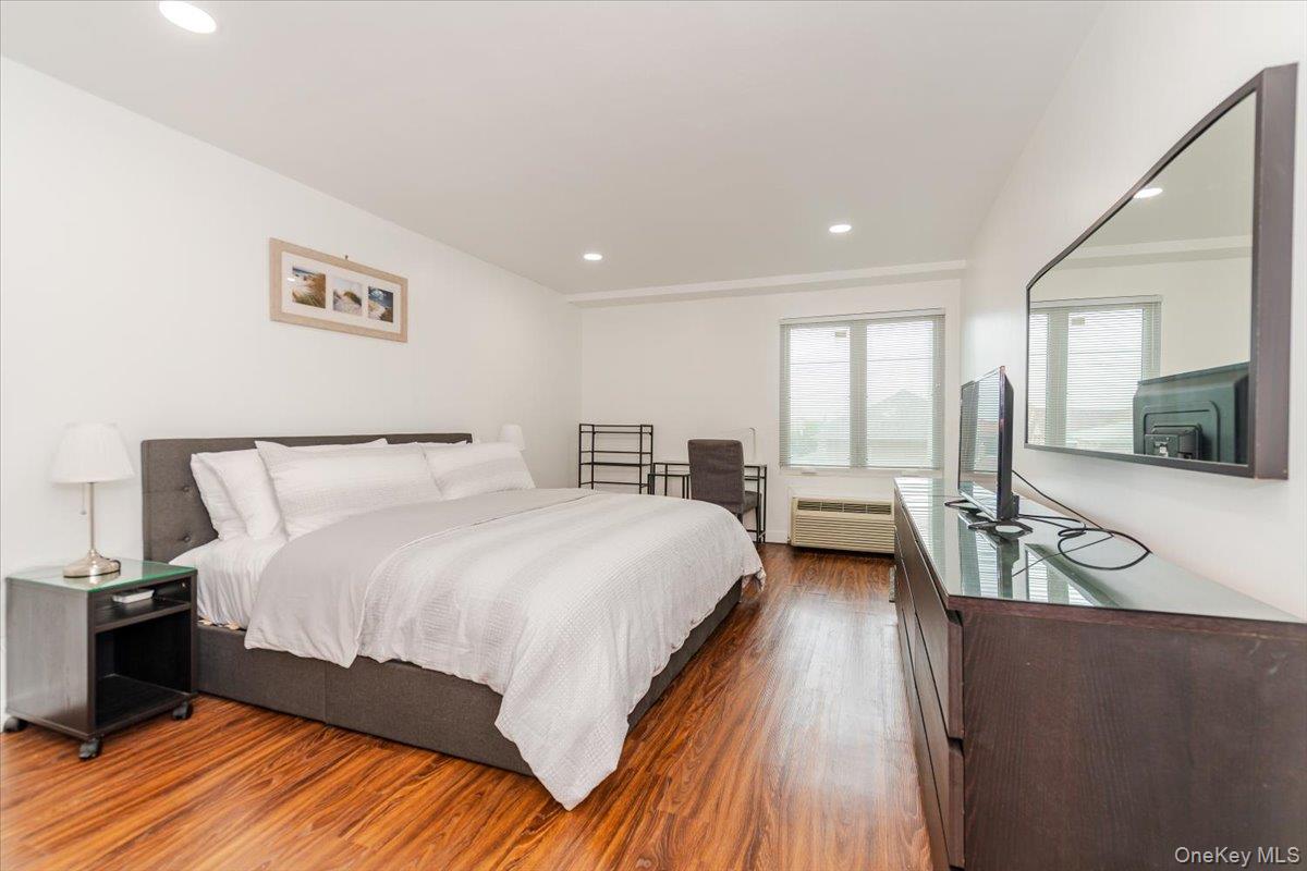 235 W Park Avenue, Unit 205 photo 9