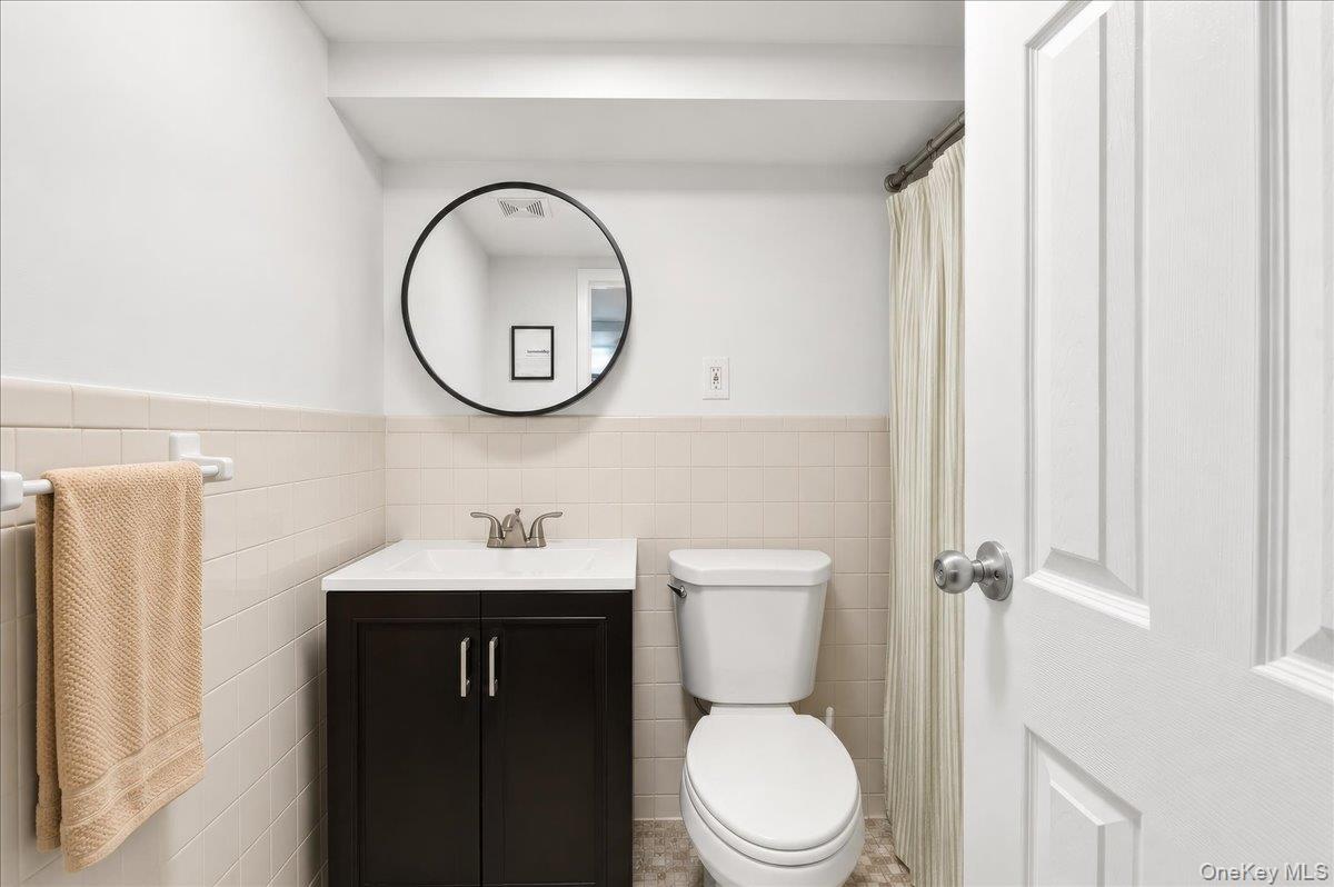 1581 Hollywood Avenue – For Sale photo 14