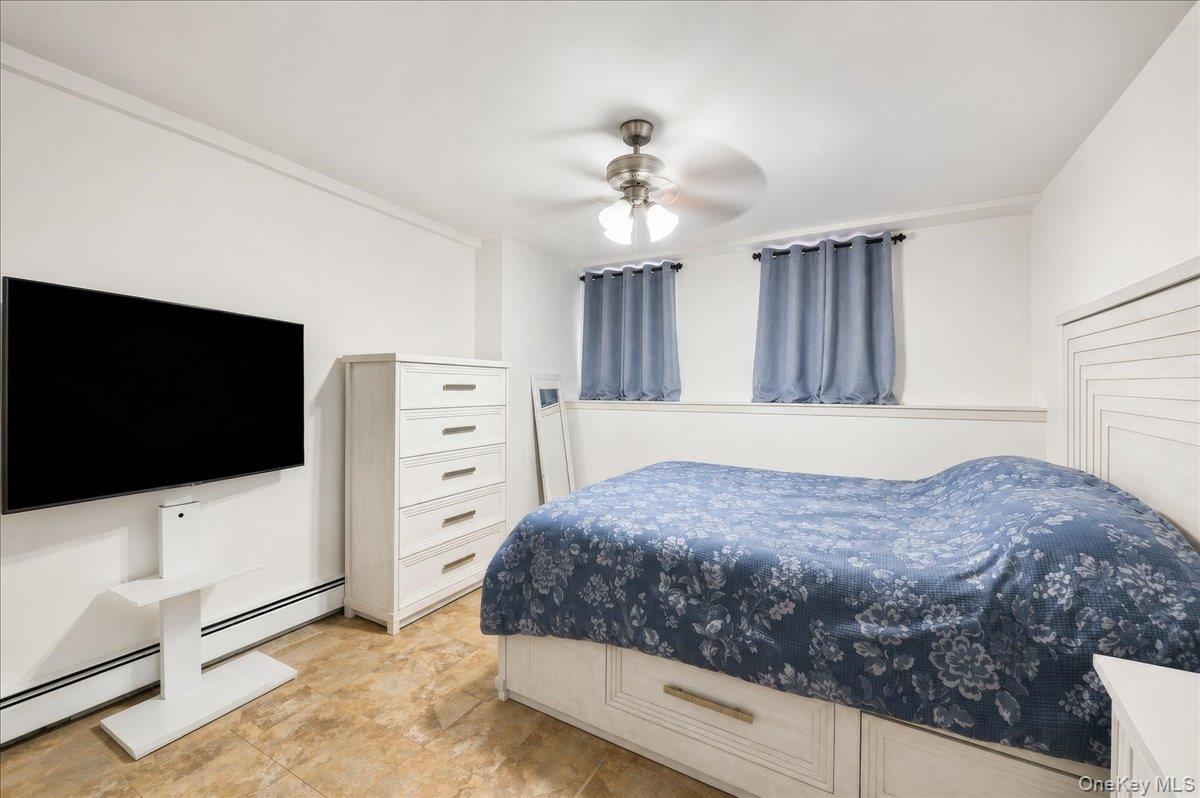 1581 Hollywood Avenue – For Sale photo 17