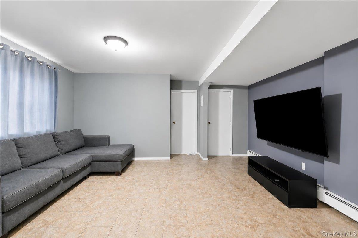 1581 Hollywood Avenue – For Sale photo 15