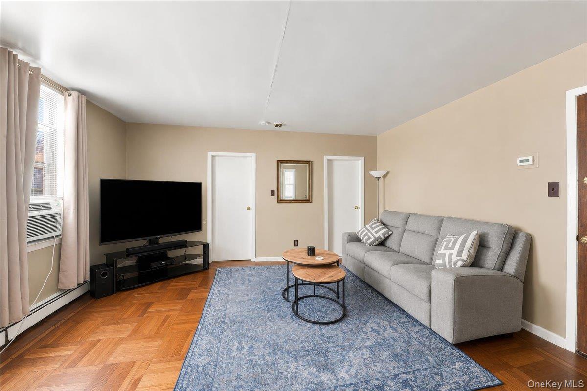 1581 Hollywood Avenue – For Sale photo 2