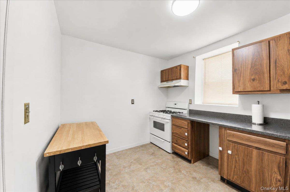 1581 Hollywood Avenue – For Sale photo 20