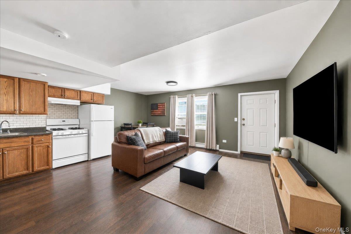 1581 Hollywood Avenue – For Sale photo 11