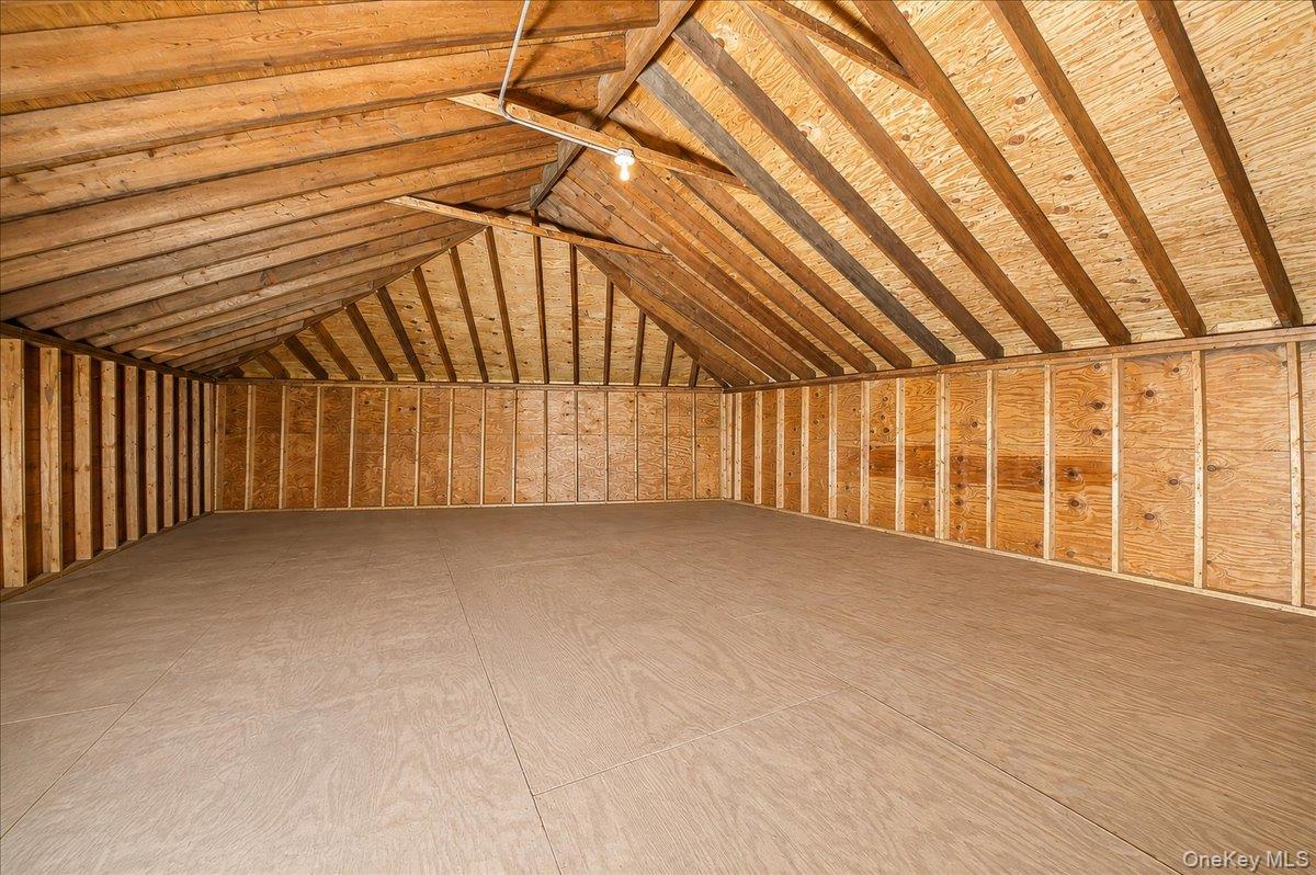 1581 Hollywood Avenue – For Sale photo 23