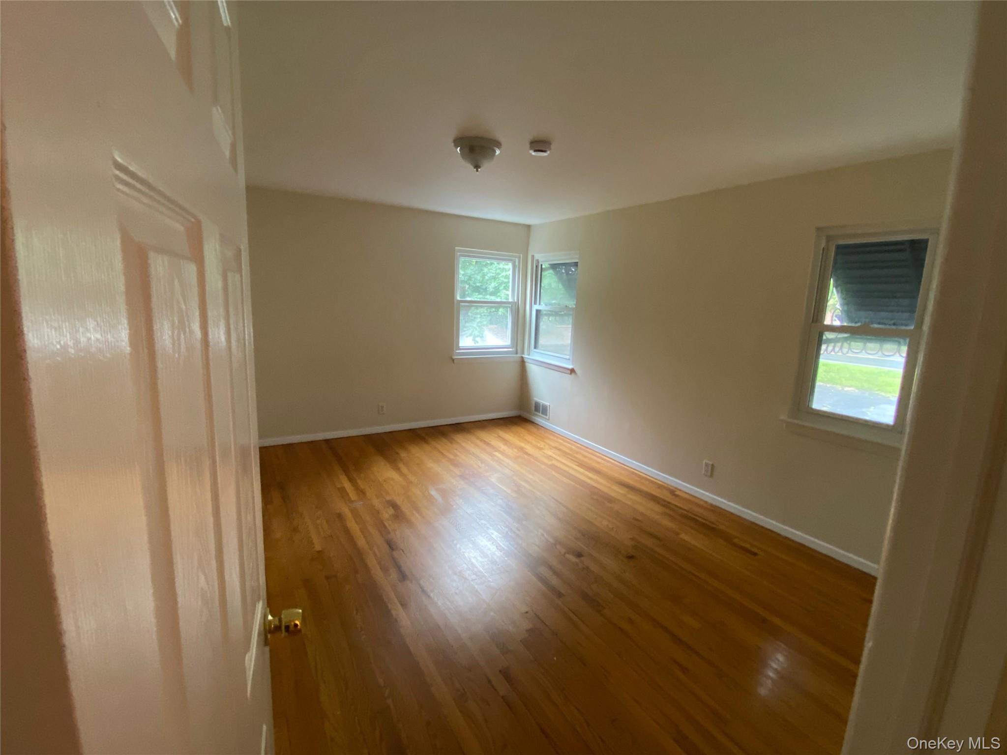 182 N Middletown Road – For Rent photo 5