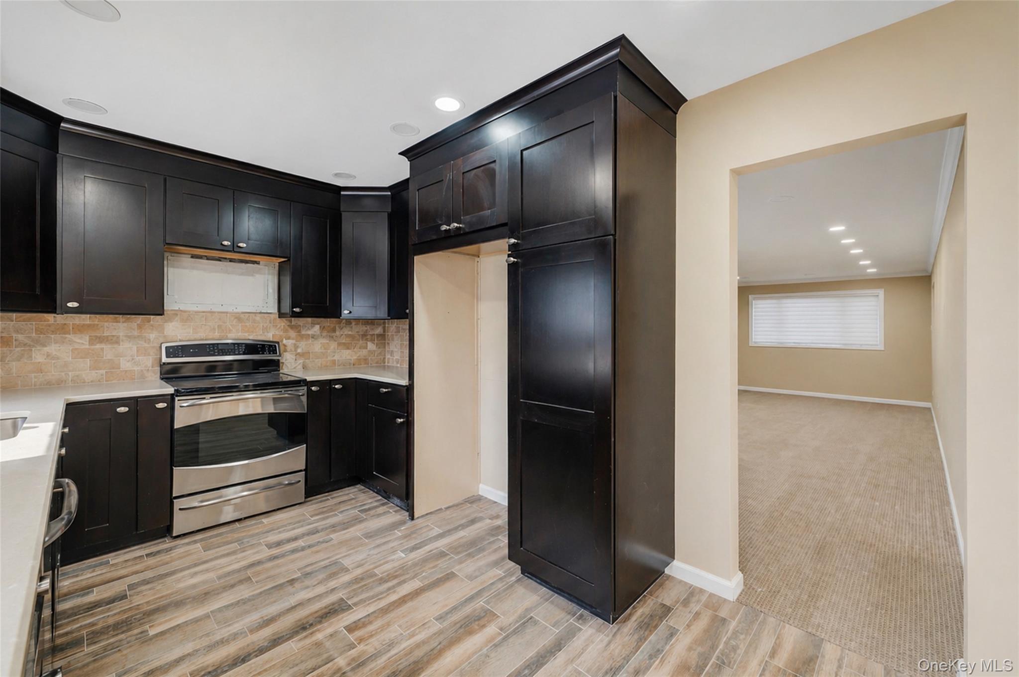 3935 Sally Lane – For Sale photo 3