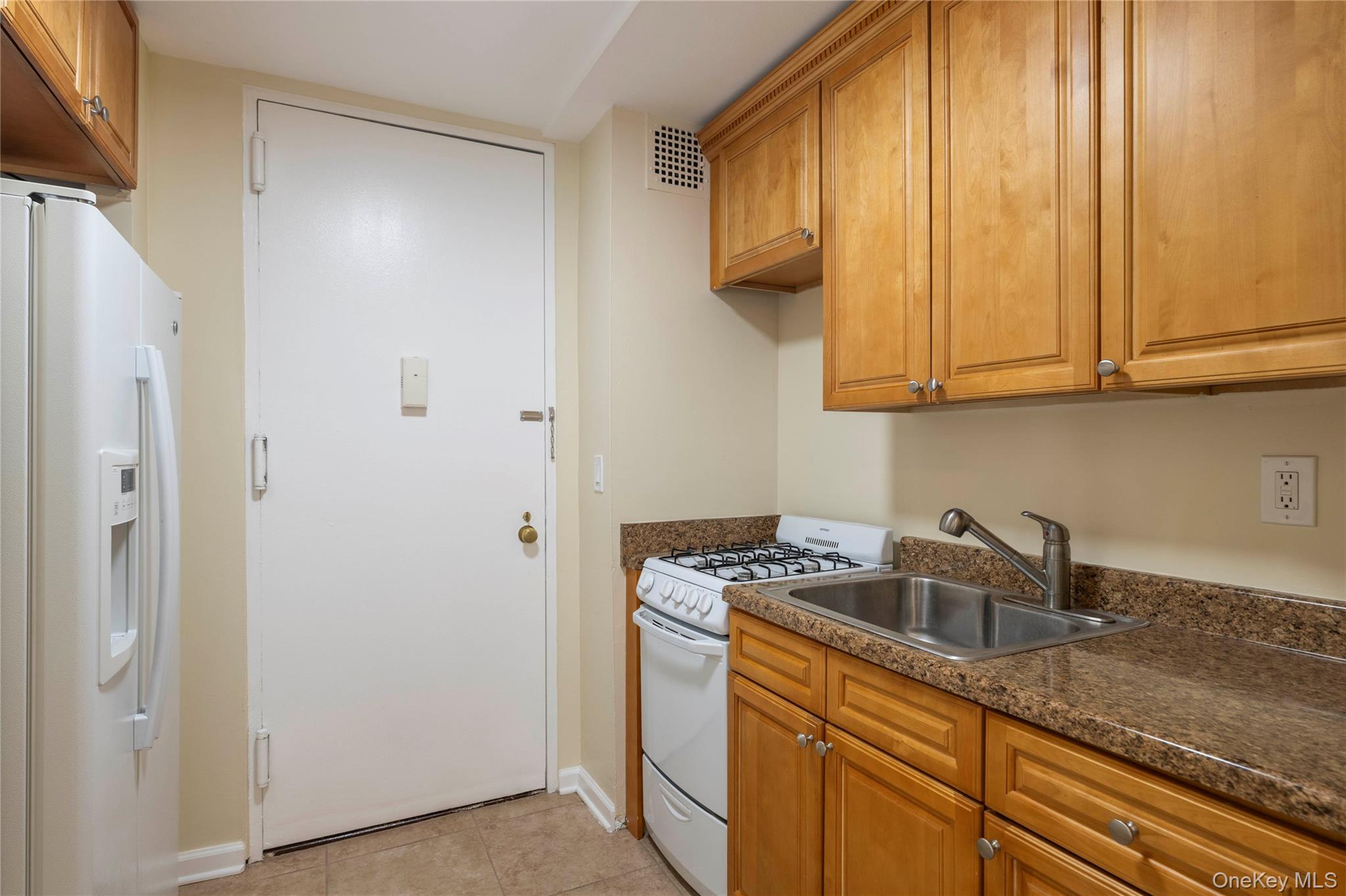 101 Gedney Street, Unit 6N photo 8