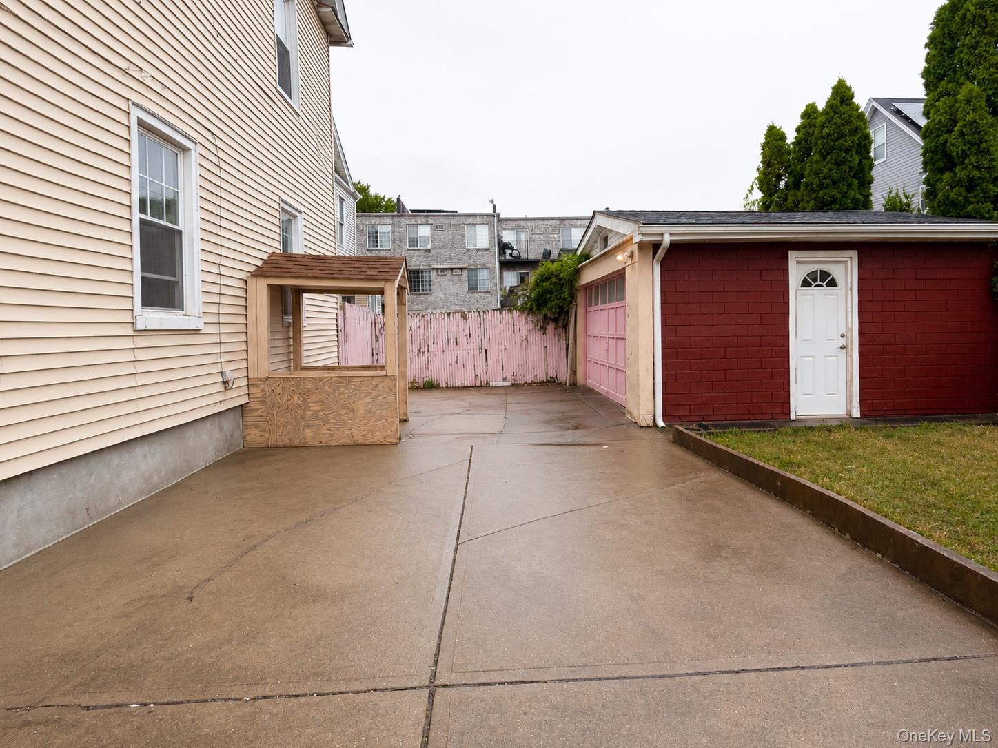 95-15 118th Street – For Sale photo 3