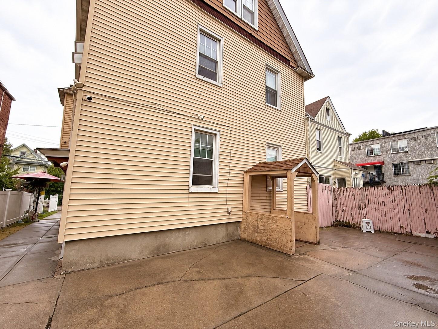 95-15 118th Street – For Sale photo 2