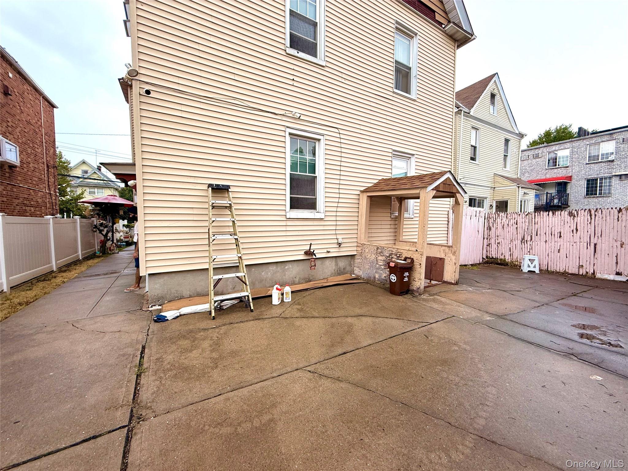 95-15 118th Street – For Sale photo 3