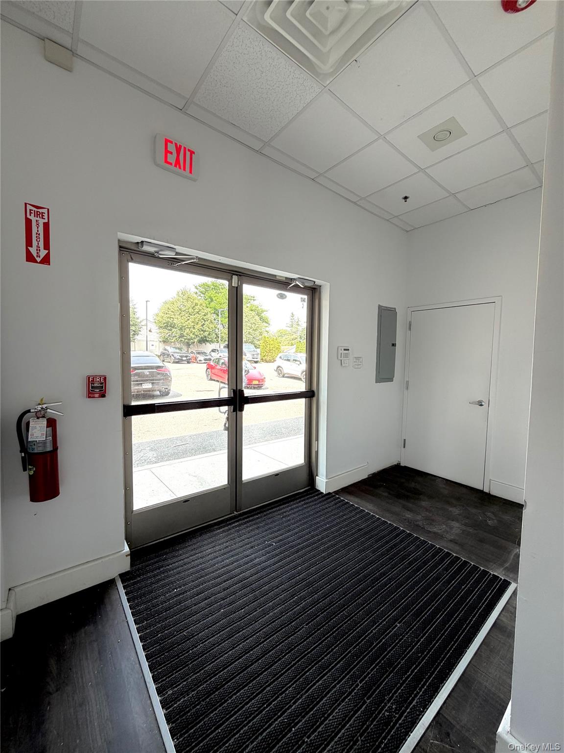 347 Jericho Turnpike – For Rent photo 8
