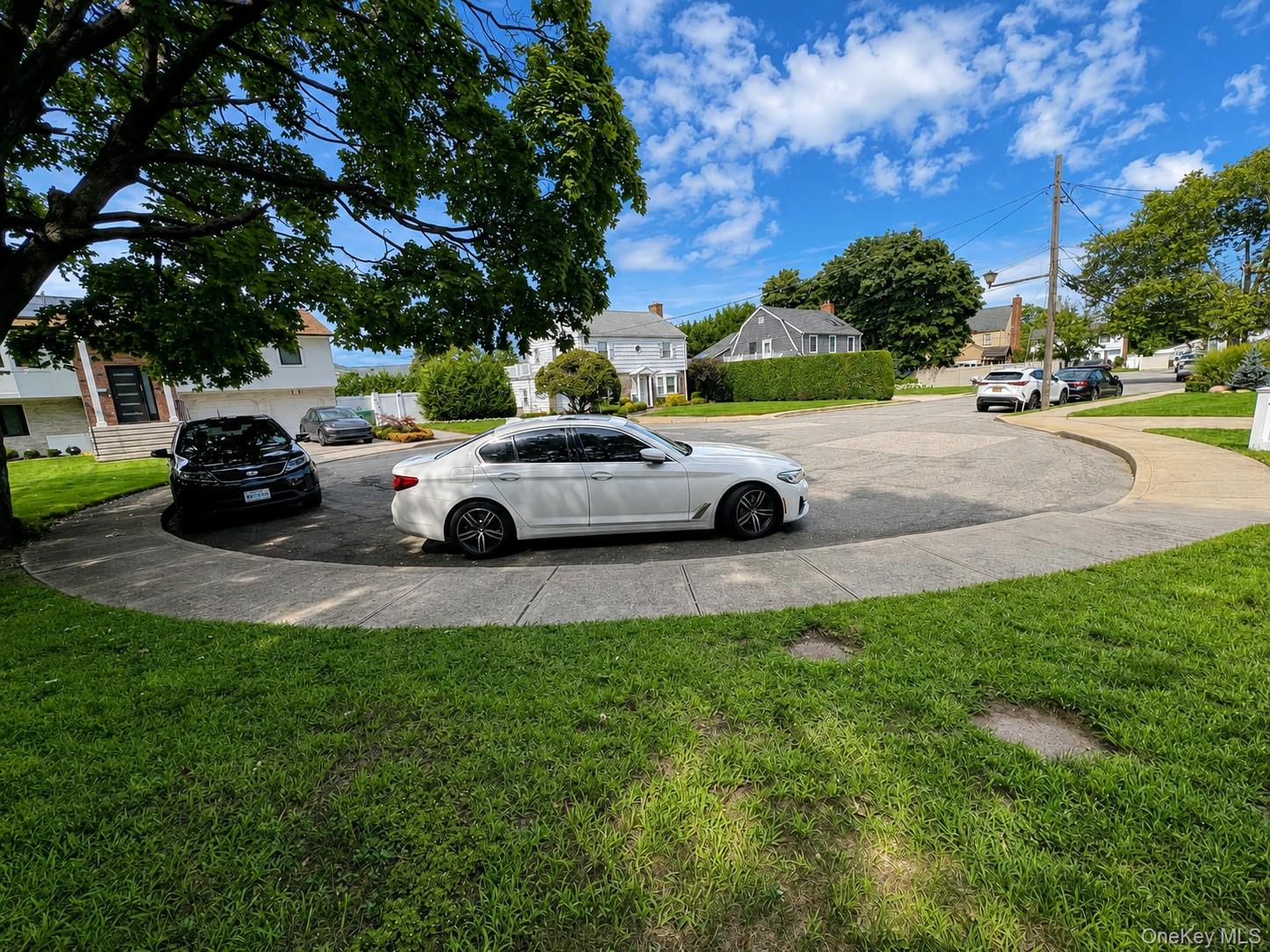 7 Roberts Lane – For Sale photo 2