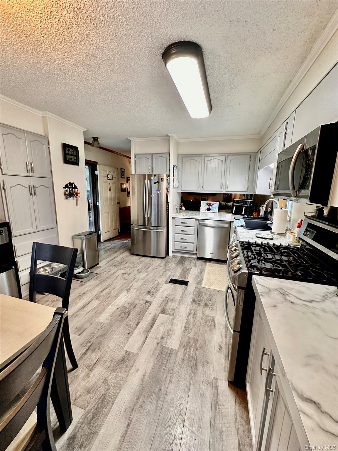 65 Water Loop – For Sale photo 7