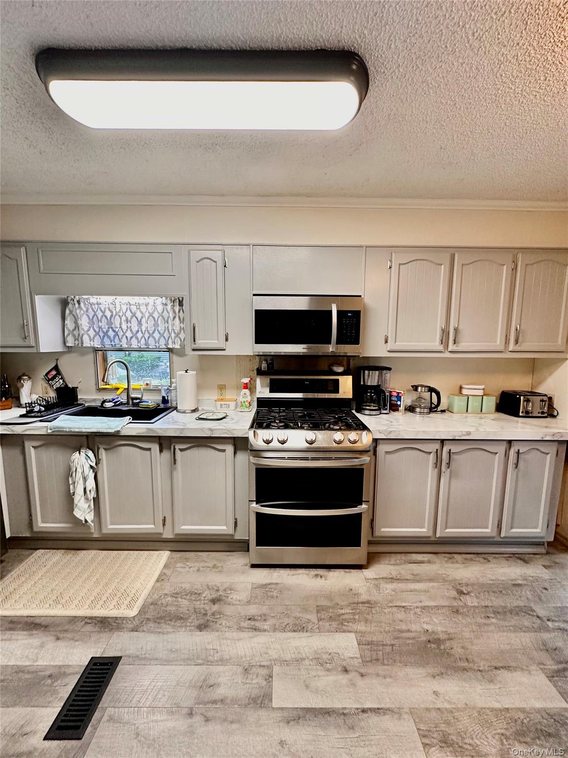 65 Water Loop – For Sale photo 6