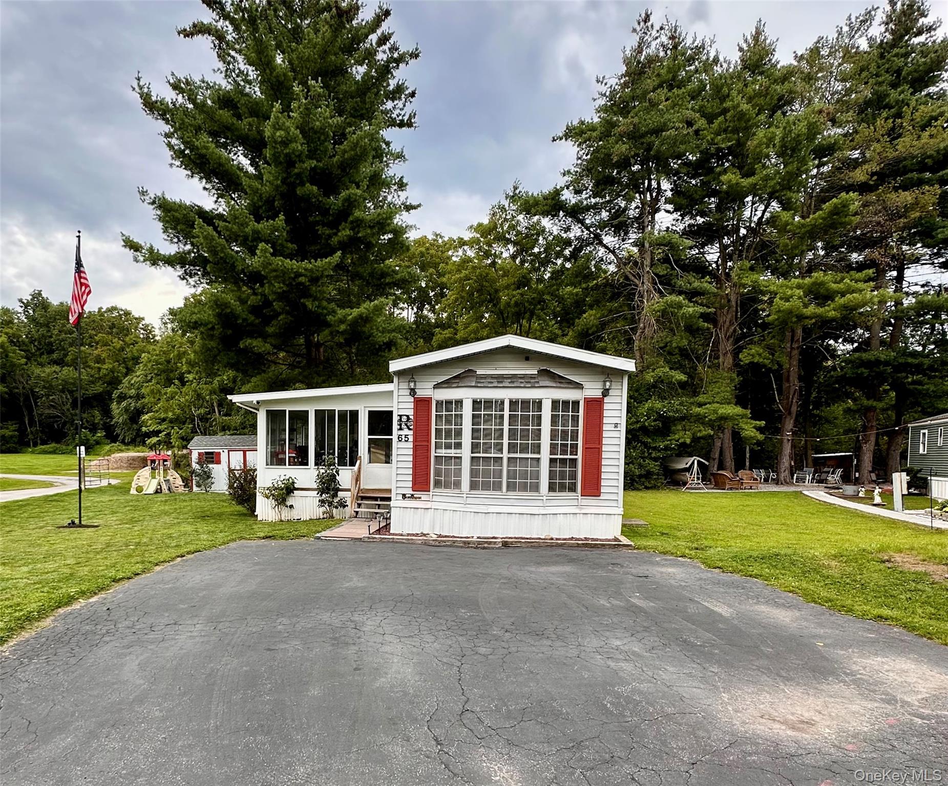 65 Water Loop – For Sale
