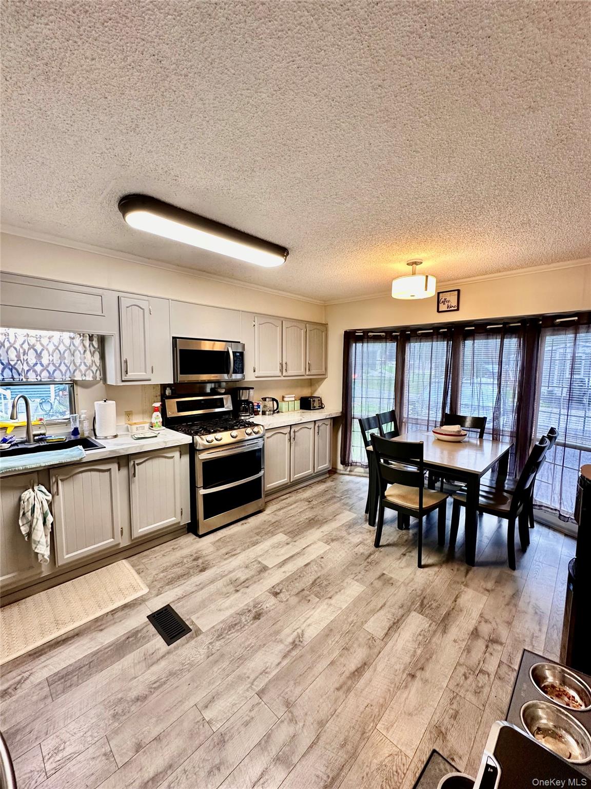 65 Water Loop – For Sale photo 5
