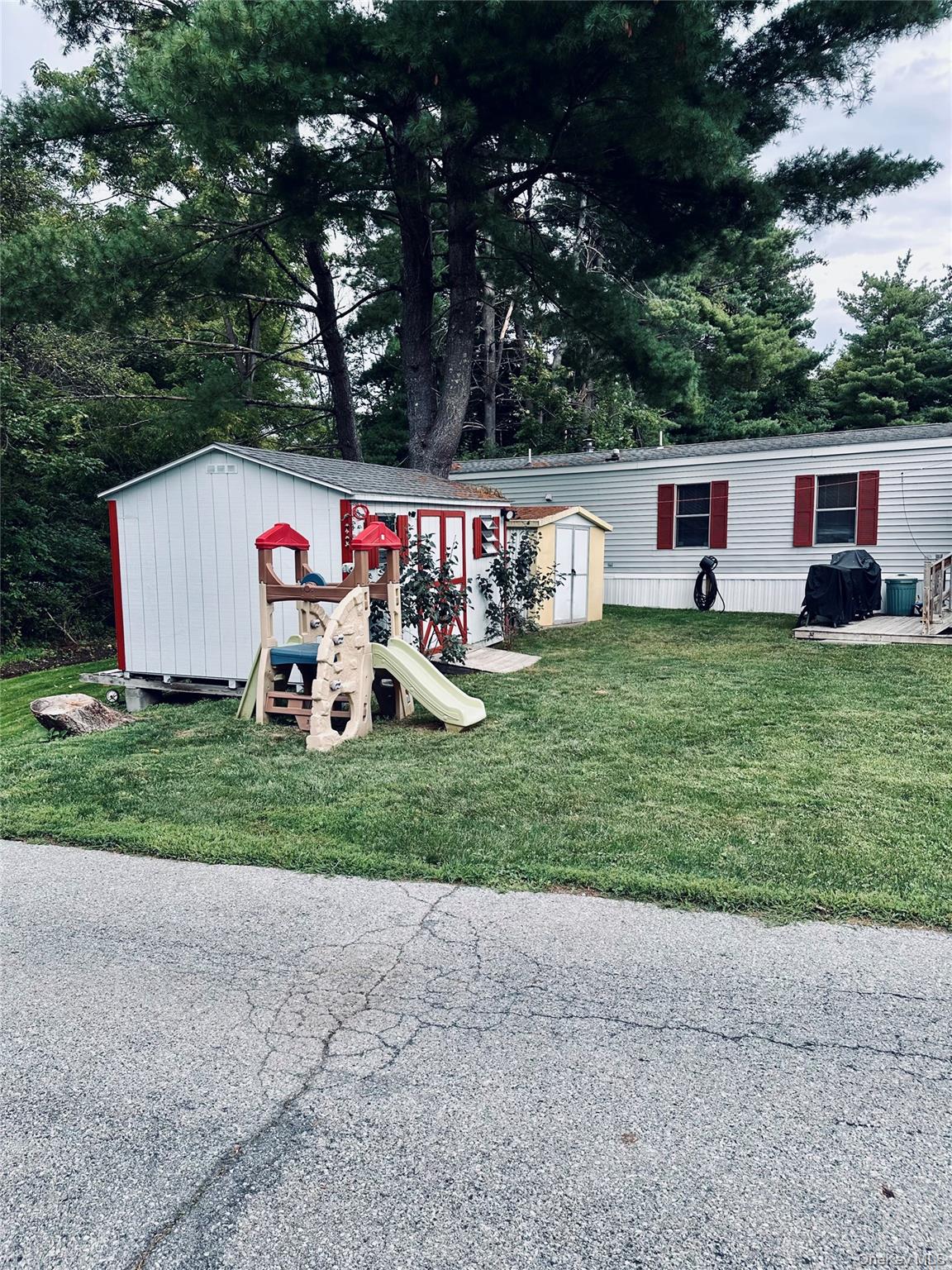 65 Water Loop – For Sale photo 2