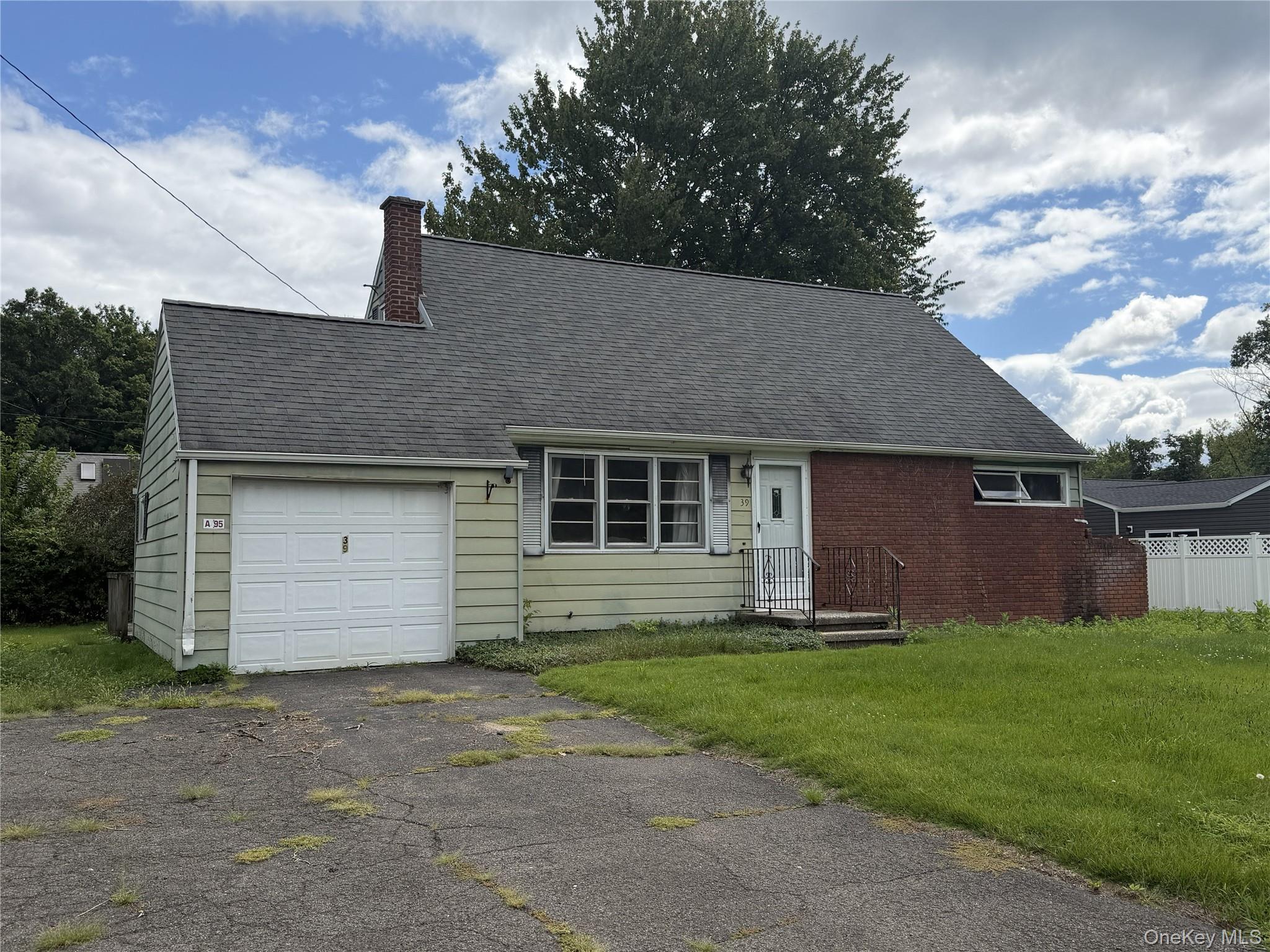 39 Wallkill Avenue – For Sale