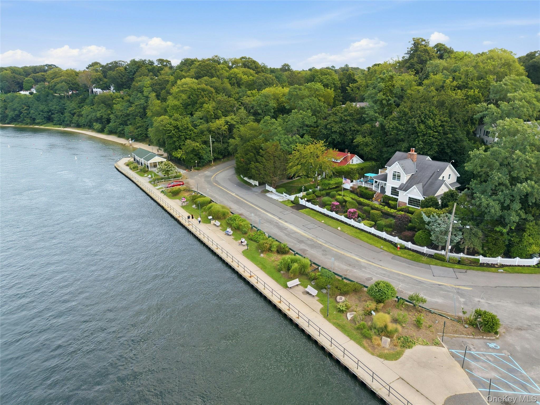 47 Shore Road – For Sale photo 2