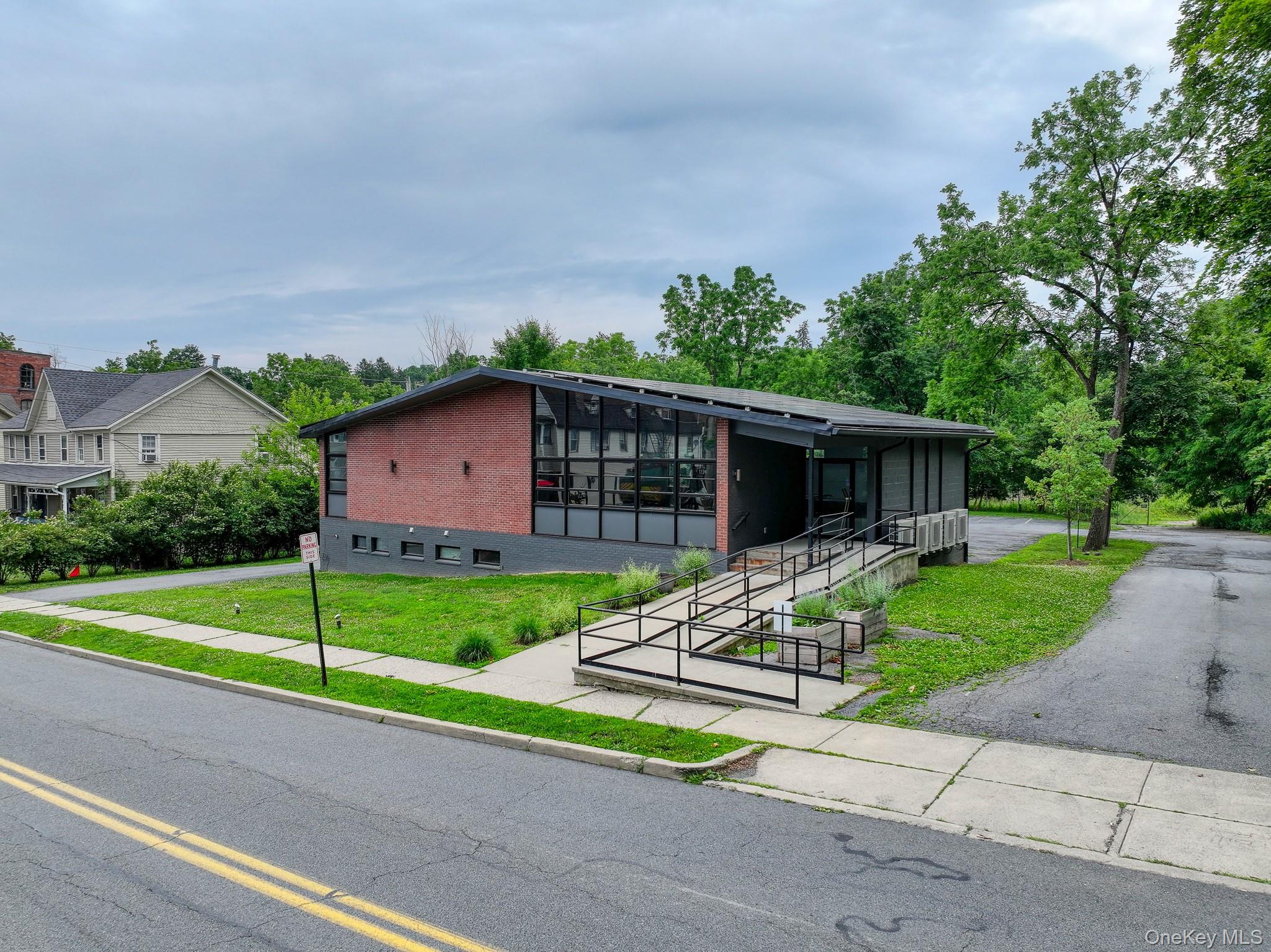 23 West Street, Unit Upper Leve