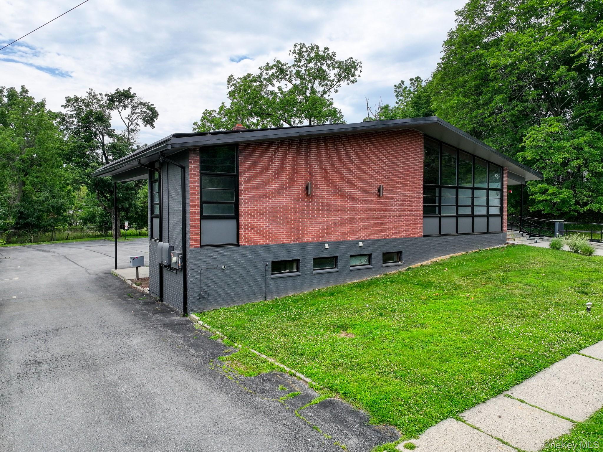 23 West Street, Unit Upper Leve photo 2