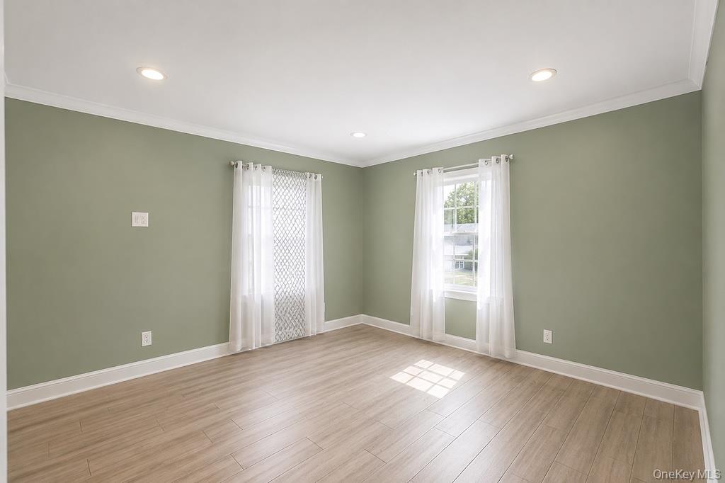 4 E Gate – For Sale photo 11
