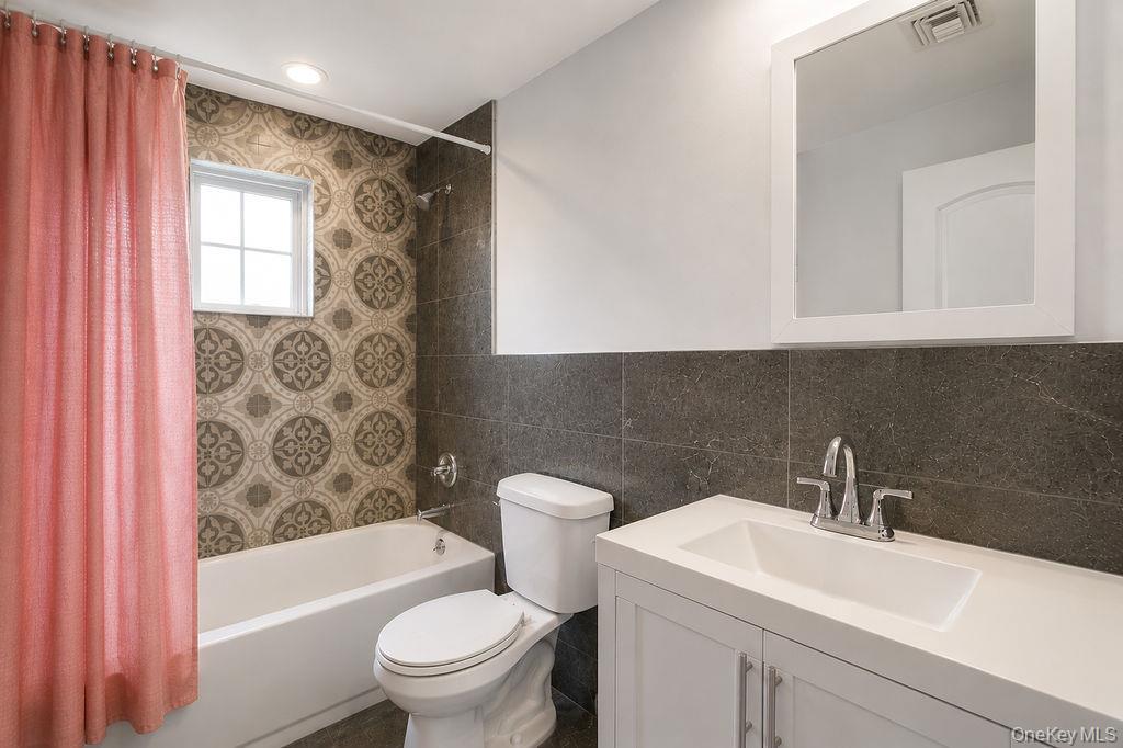 4 E Gate – For Sale photo 14