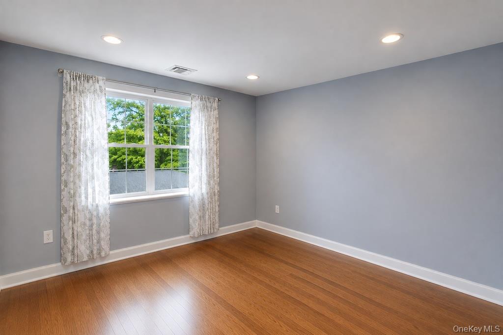 4 E Gate – For Sale photo 19