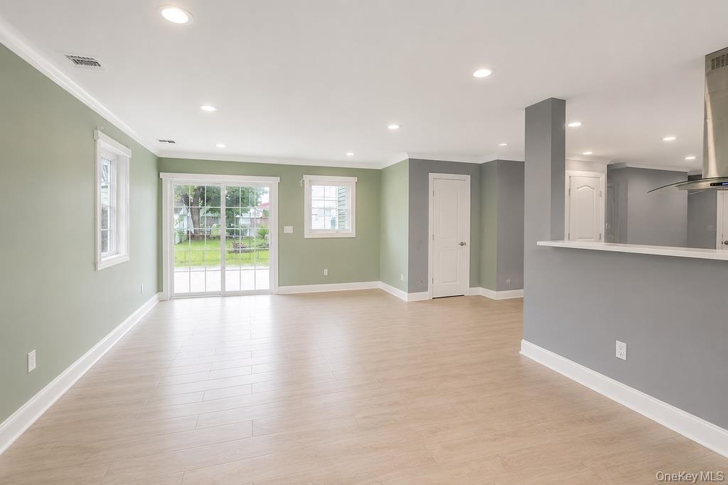 4 E Gate – For Sale photo 10