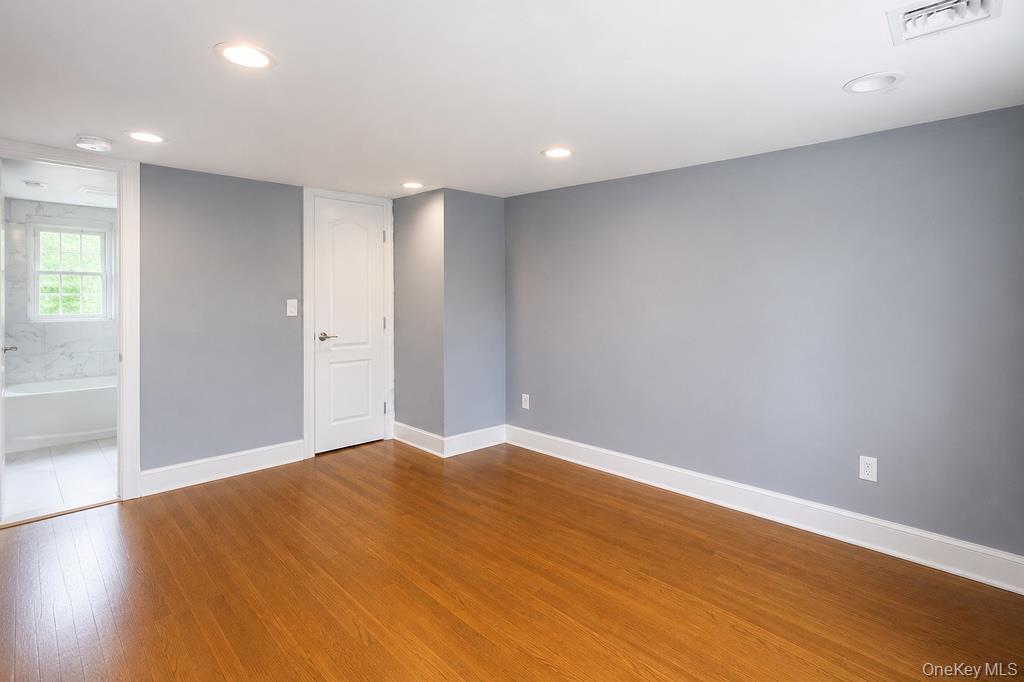4 E Gate – For Sale photo 17