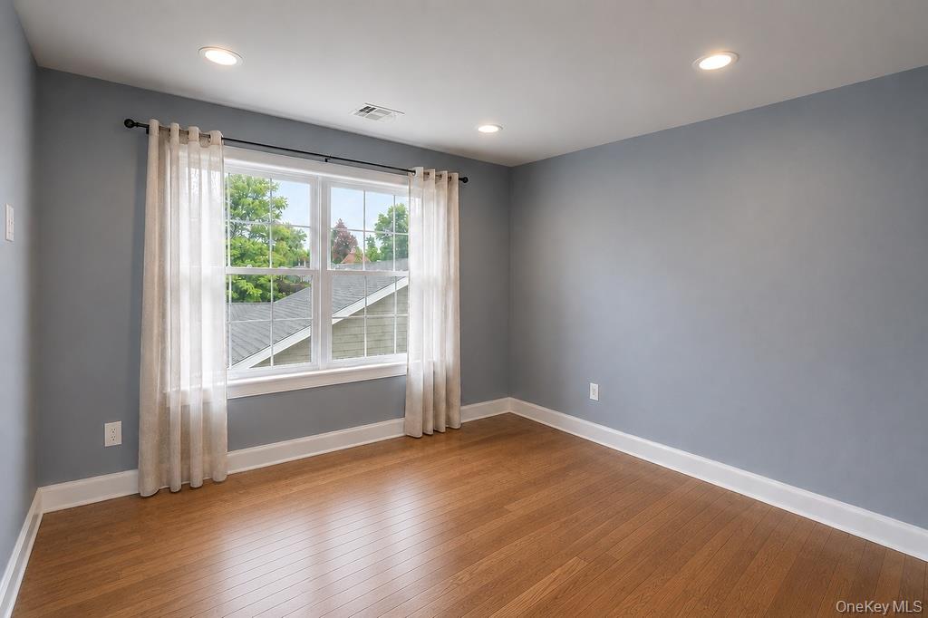 4 E Gate – For Sale photo 20