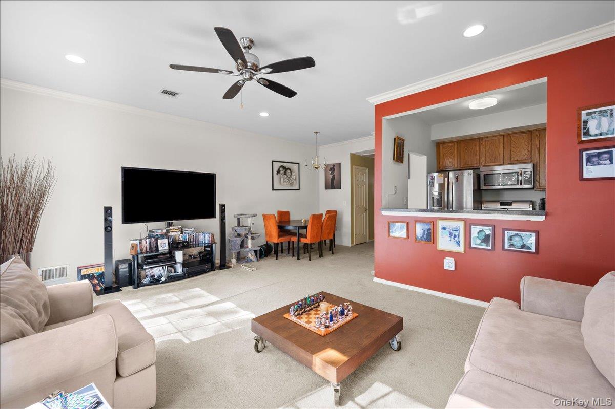 56 Heron Lane, Unit 393 photo 4
