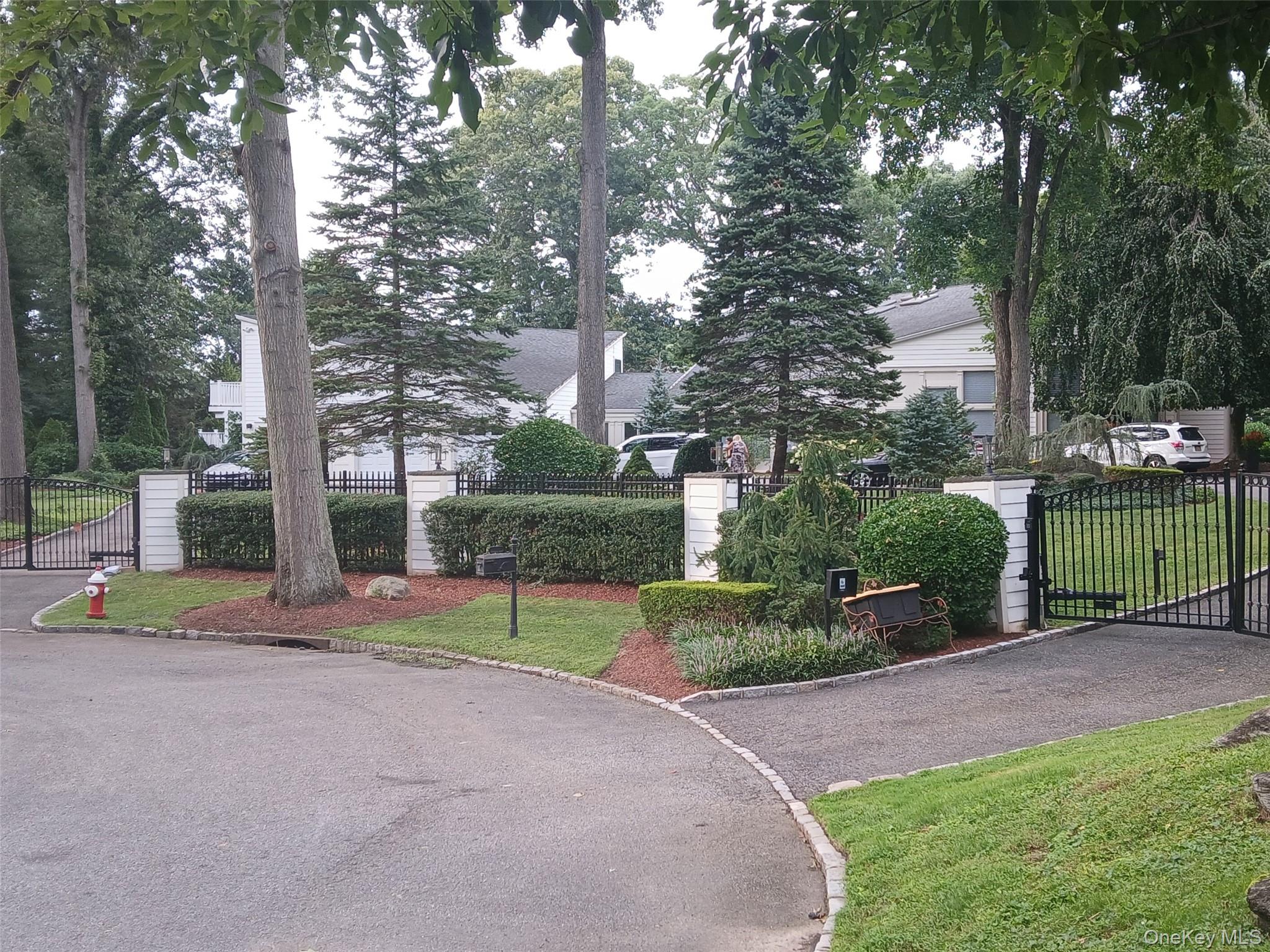 5 Carol Lane – For Sale photo 2