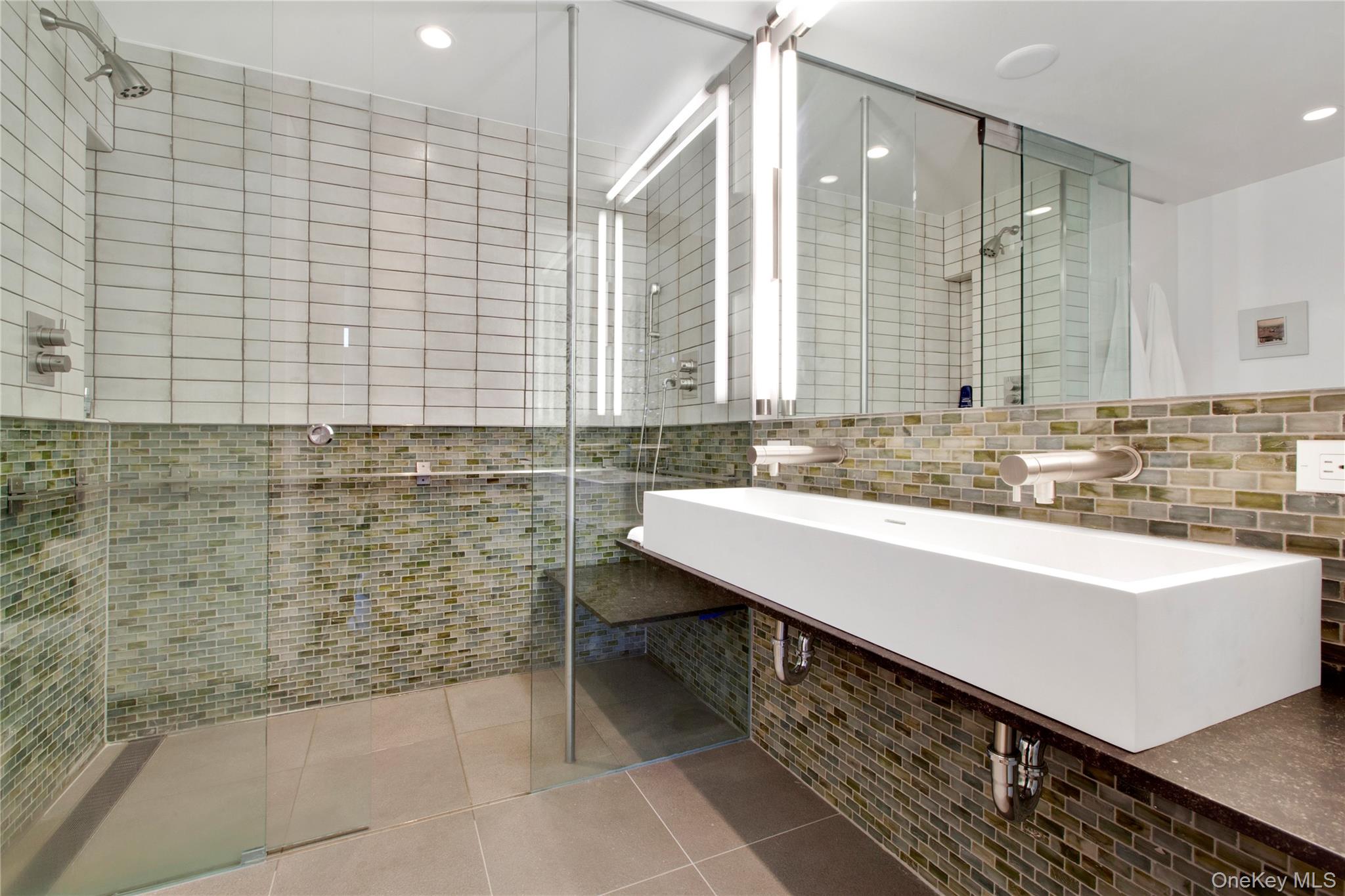 1485 5th Avenue, Unit 26D photo 10