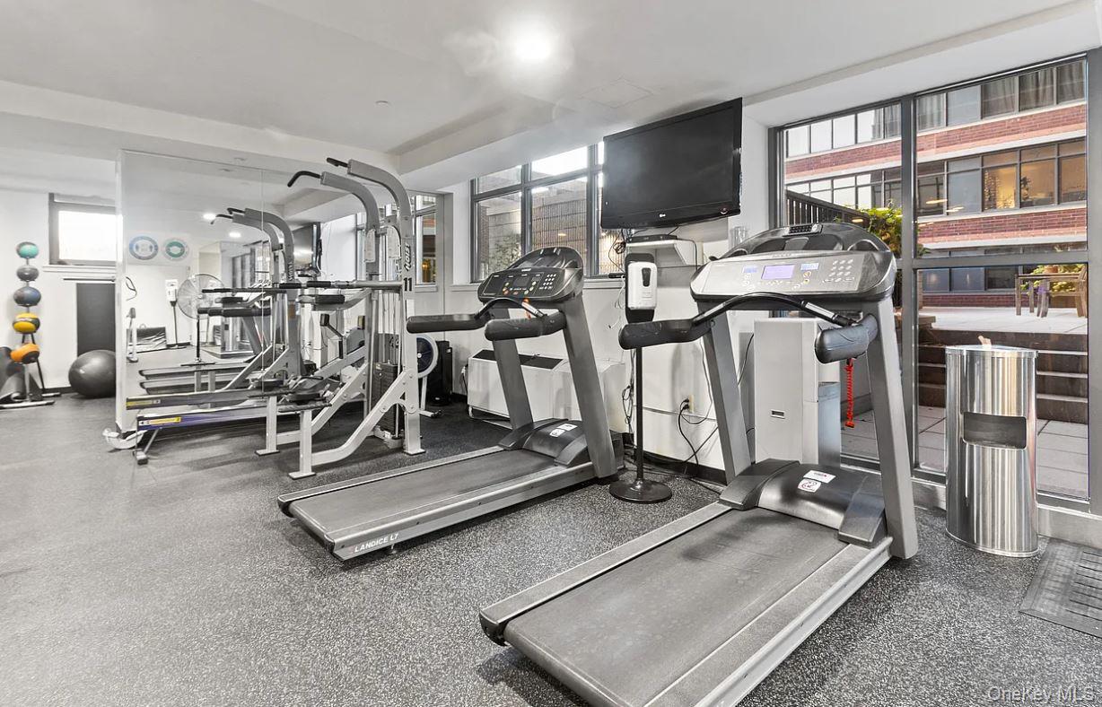1485 5th Avenue, Unit 26D photo 5