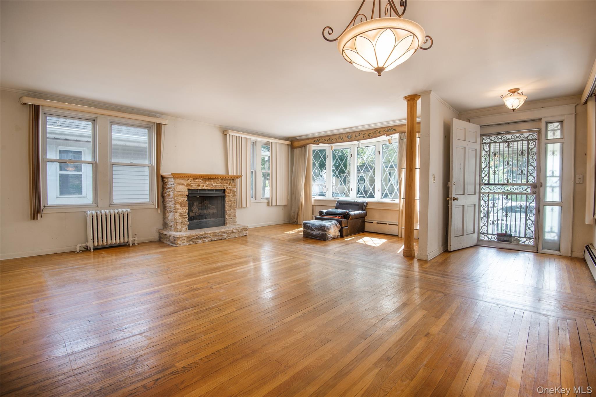 916 Hollywood Avenue – For Sale photo 4