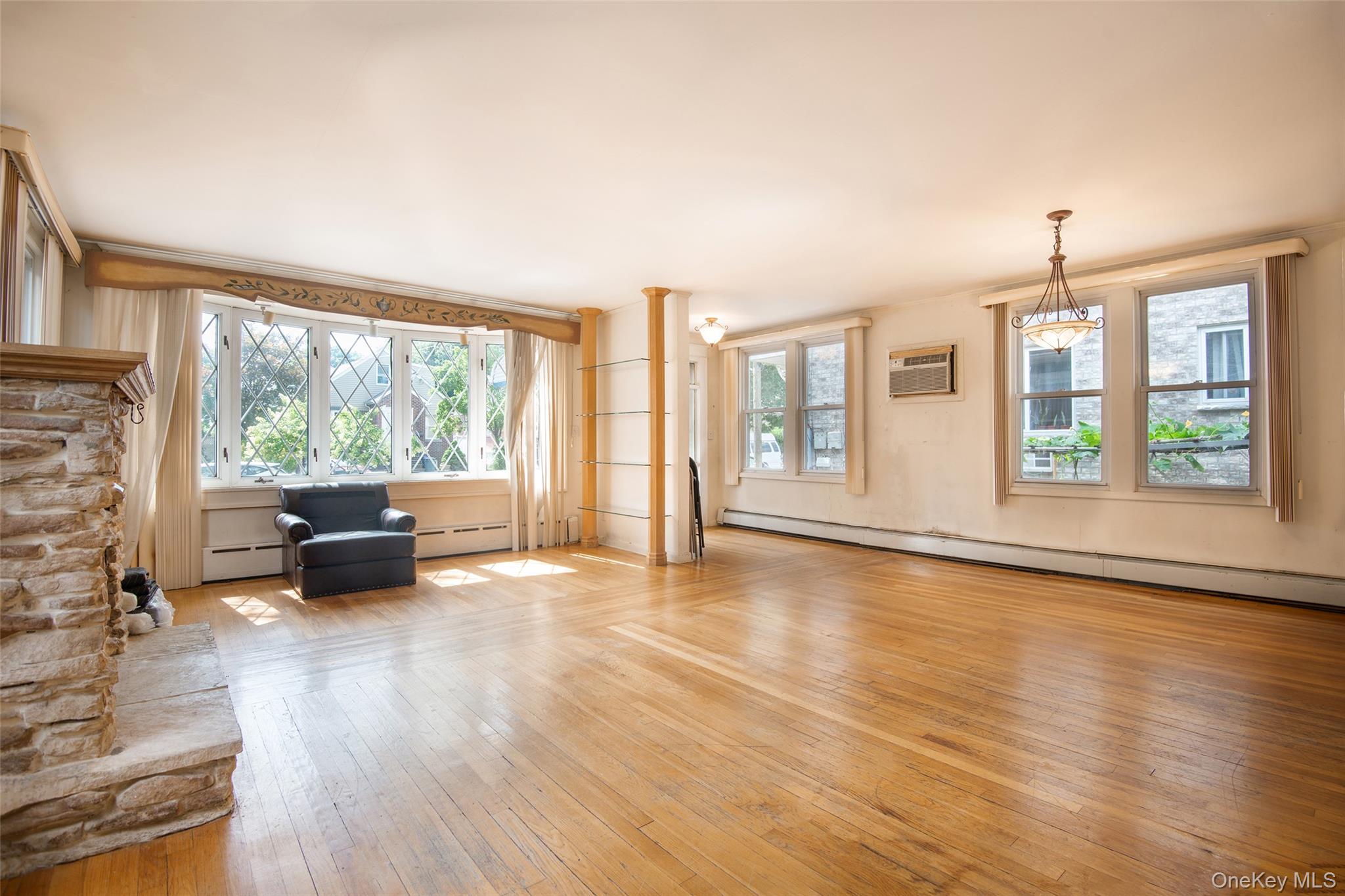 916 Hollywood Avenue – For Sale photo 5