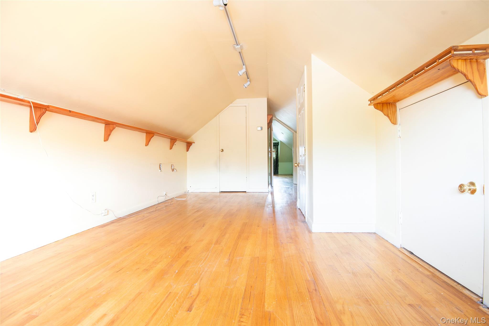 916 Hollywood Avenue – For Sale photo 15