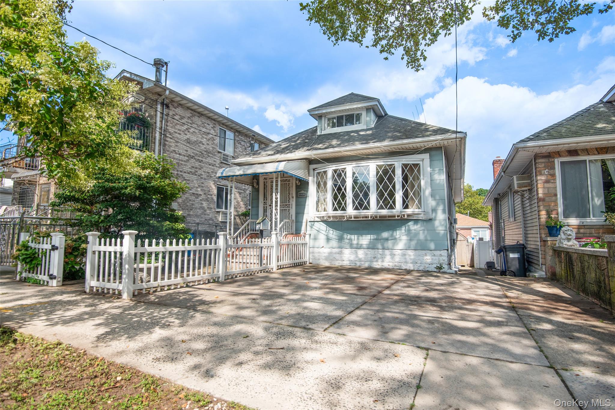 916 Hollywood Avenue – For Sale photo 3