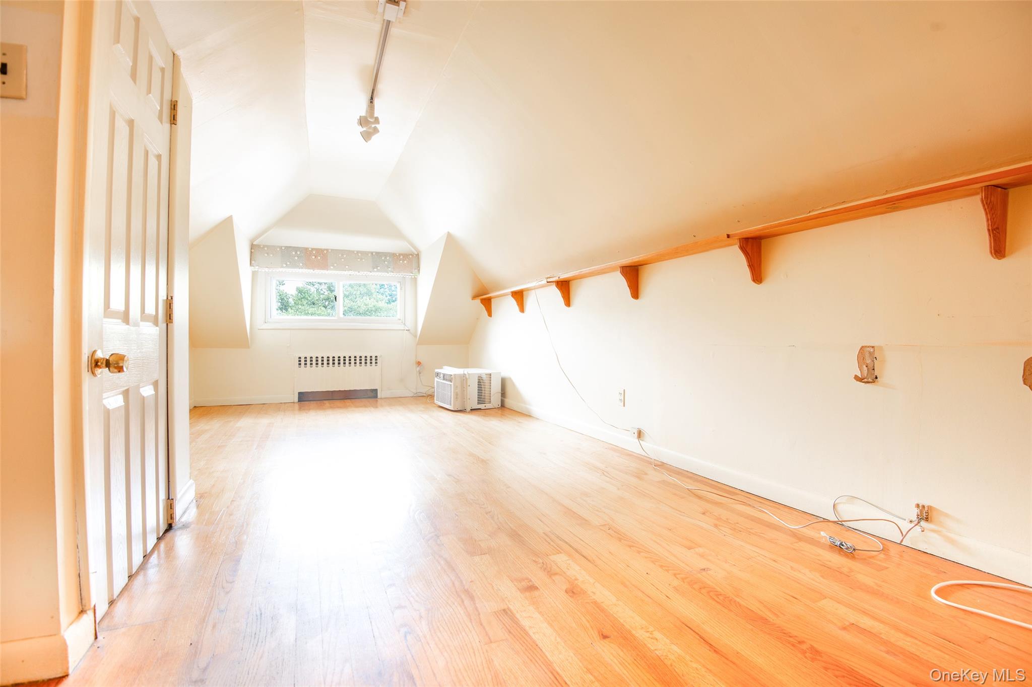 916 Hollywood Avenue – For Sale photo 14