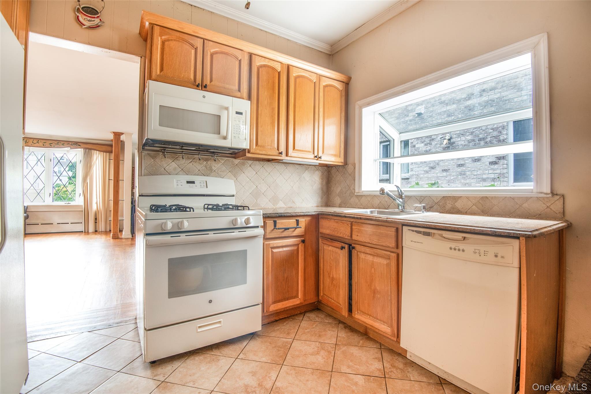 916 Hollywood Avenue – For Sale photo 7