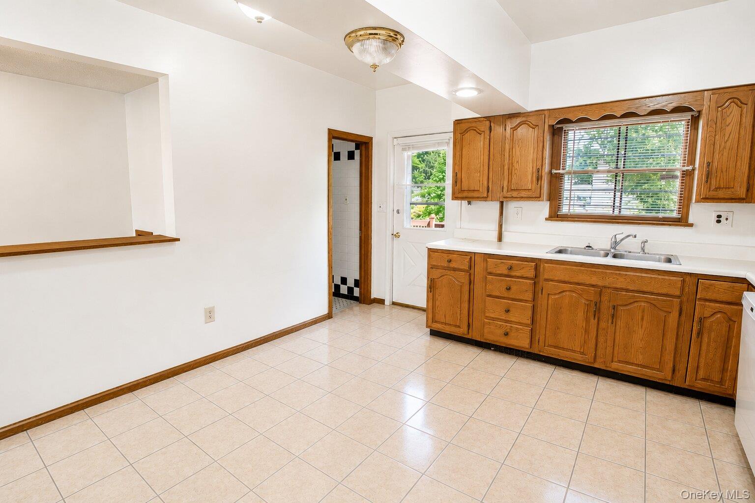 32 Hasbrouck Street – For Sale photo 16