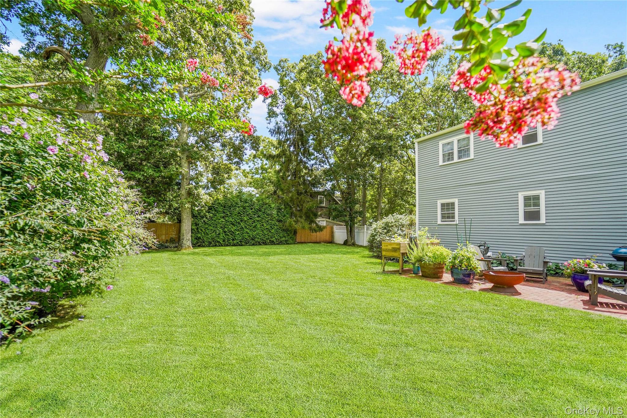 10 Tall Oak Lane – For Sale photo 2