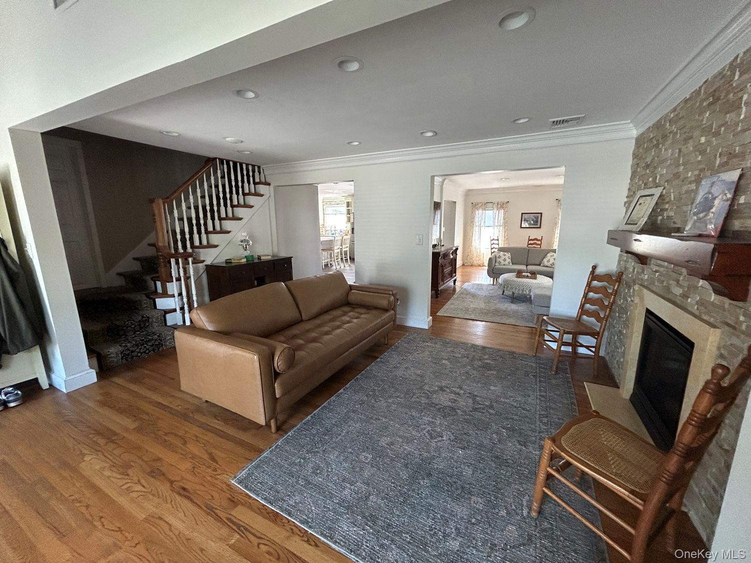 607 Nassau Street – For Rent photo 12