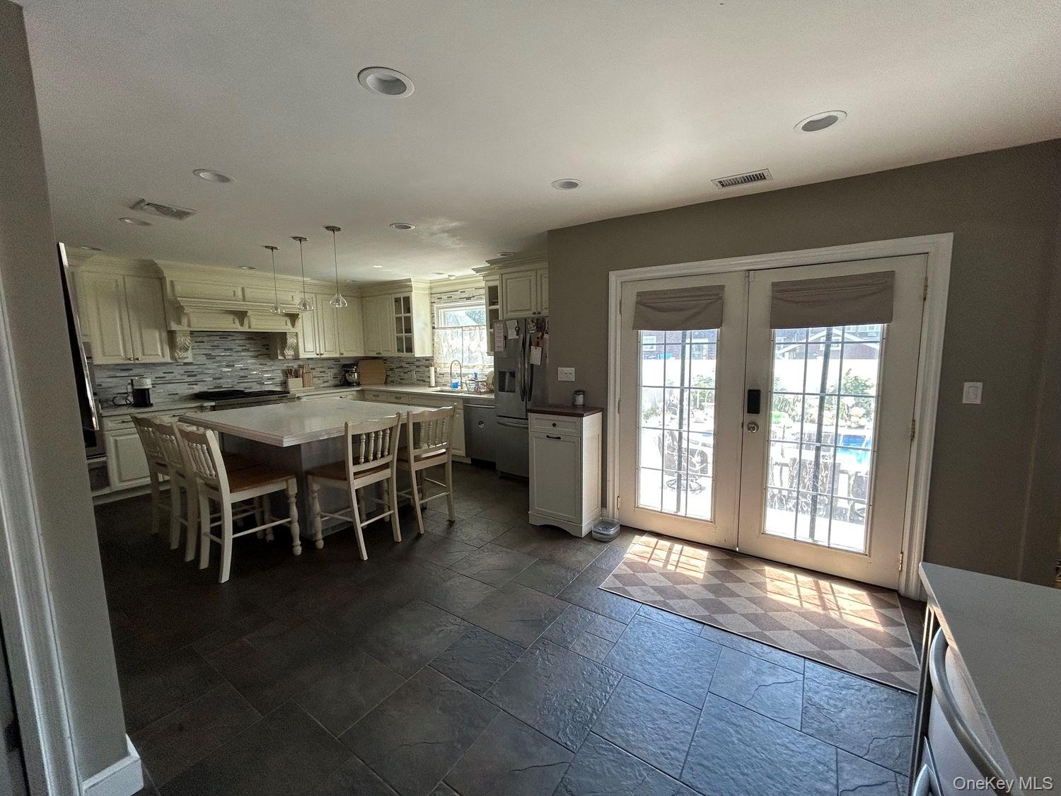 607 Nassau Street – For Rent photo 22