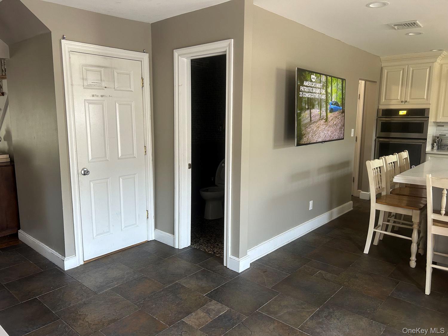 607 Nassau Street – For Rent photo 3